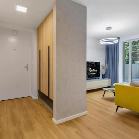 Апартаменти Train Station With Terrasse 1 Братислава