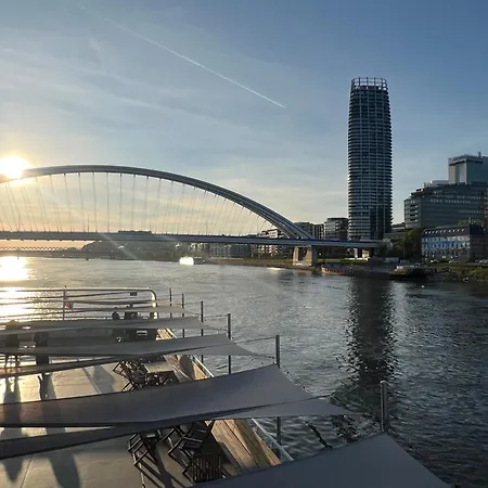 Apartamento Train Station With Terrasse 1 *