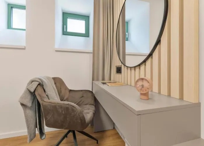 شقة Train Station With Terrasse 1 *