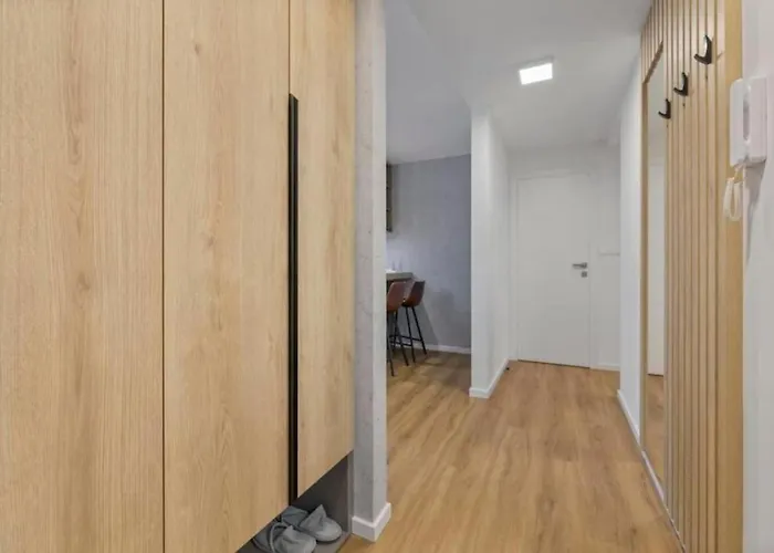 Train Station With Terrasse 1 Appartement