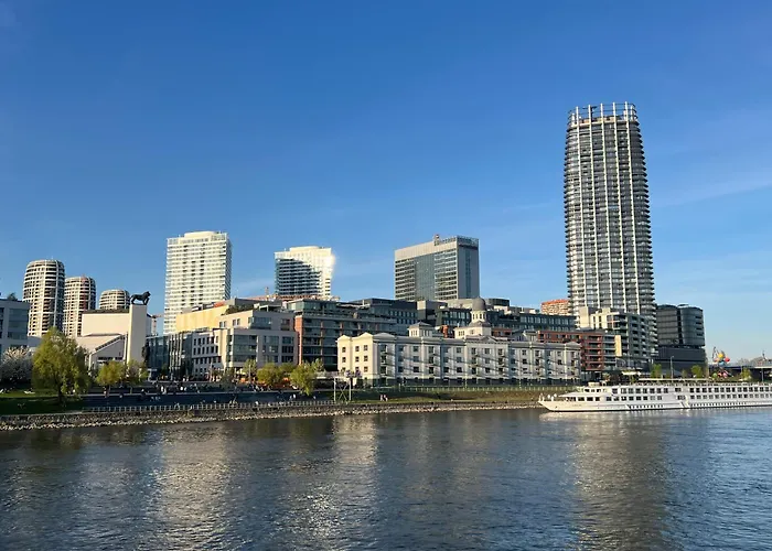 Appartement Train Station With Terrasse 1