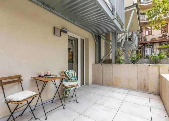 Apartament Train Station With Terrasse 1 *