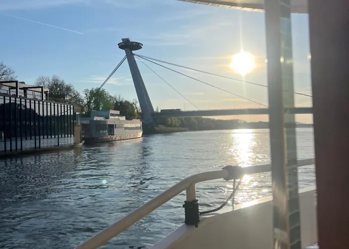 Apartament Train Station With Terrasse 1 *